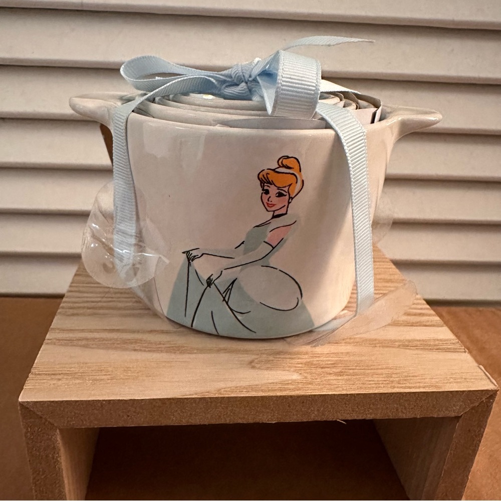 Rae Dunn x Disney Cinderella Measuring Cups